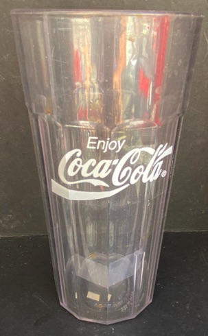 58272-1 coca cola plastic drinkbeker.jpeg